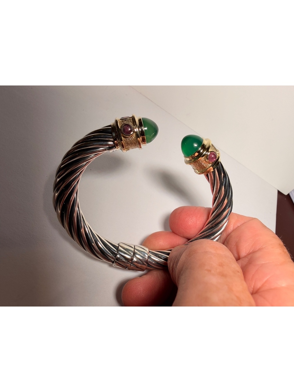 David Yurman 10mm Renaissance Bracelet with Green Onyx, 14k Gold and Silver - Picture 6 of 9